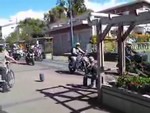defile de motard a cilaos - Feeling974.com